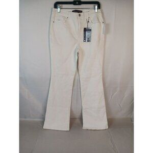 Gloria Vanderbilt Amanda Bootcut Jeans Swan Series Classic Rise. Size 8